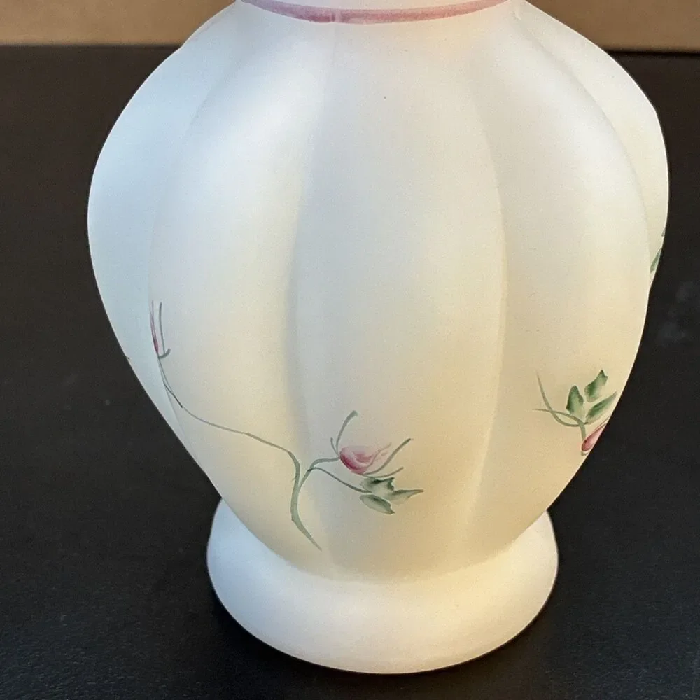 Fenton White Satin Rose Garden Melon Vase Hand Painted Ruffles Ribbed 5.5